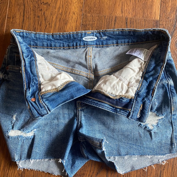 High Rise Shorts - Picture 3 of 3